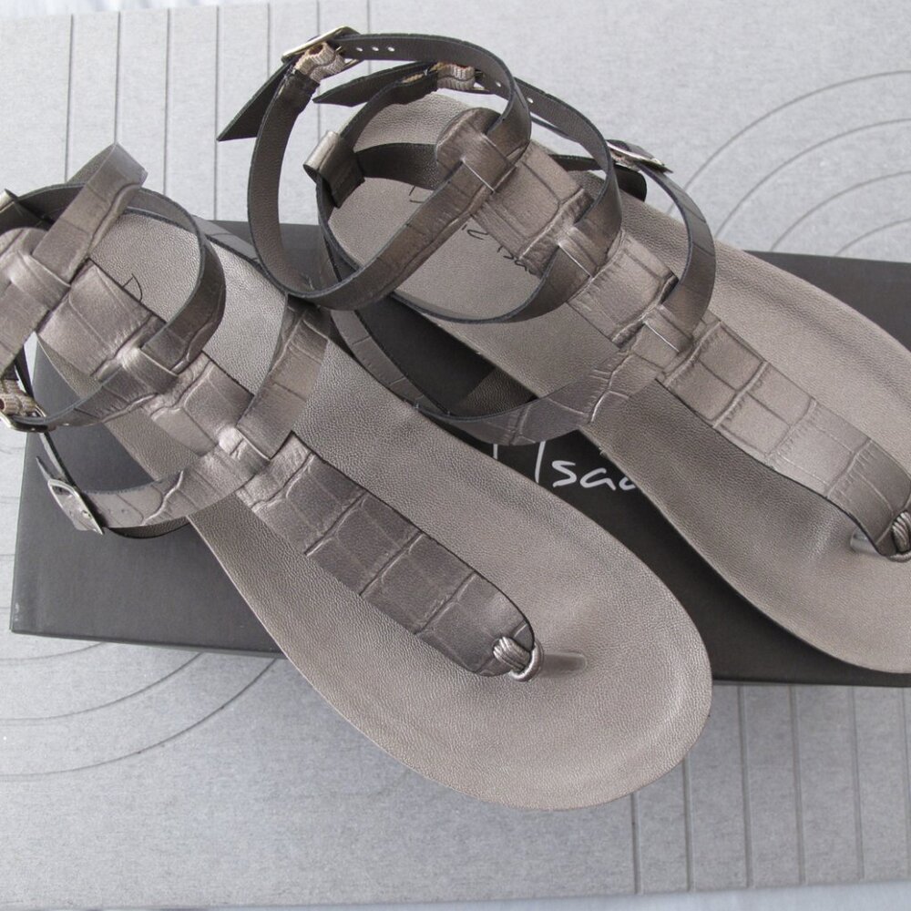 🆕 SANDALS Flat SIZE 6 PEWTER Color DAVID ISAAC Style: BELINDA NWT Box included